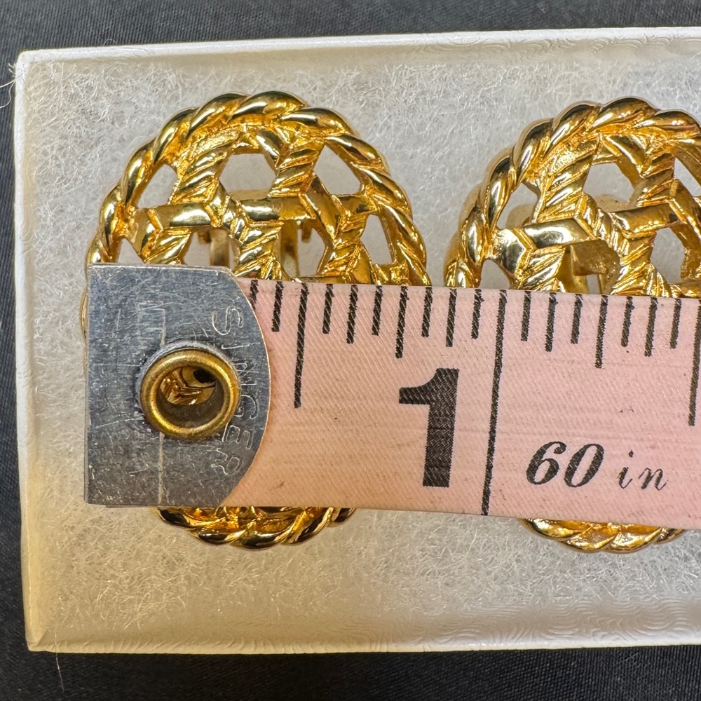 Christian Dior Basket Weave Earrings - Picture 7 of 16